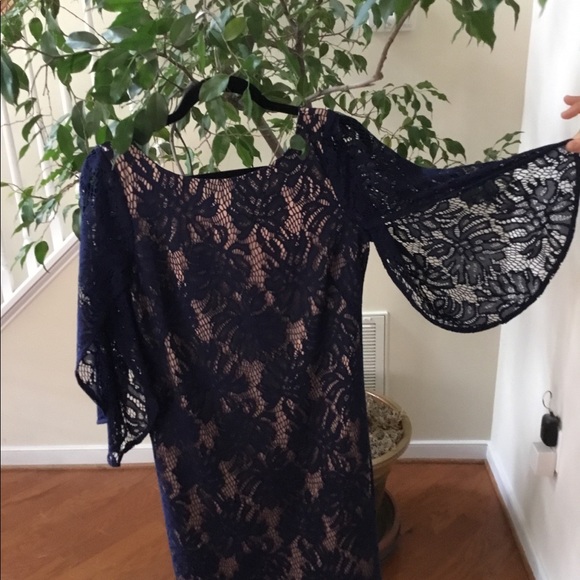 Lilly Pulitzer Lace Dress! - Picture 4 of 4